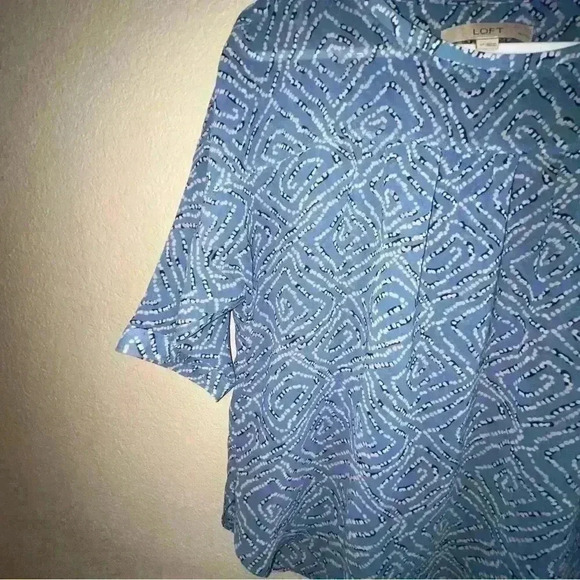 Ann Taylor LOFT sheer blouse Petite Small oversize fit light blue, navy & white - Picture 4 of 5